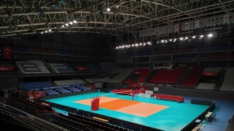 burhan-felek-voleybol-salonu-1